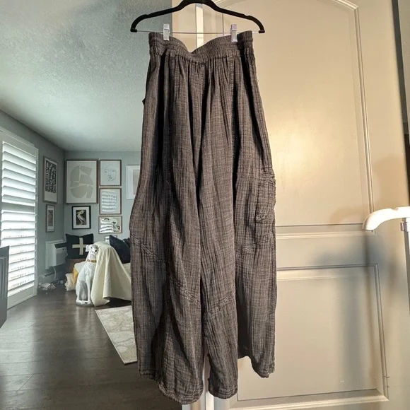 Out From Under gray/black gauzy wide leg pants SZ M - Picture 2 of 2